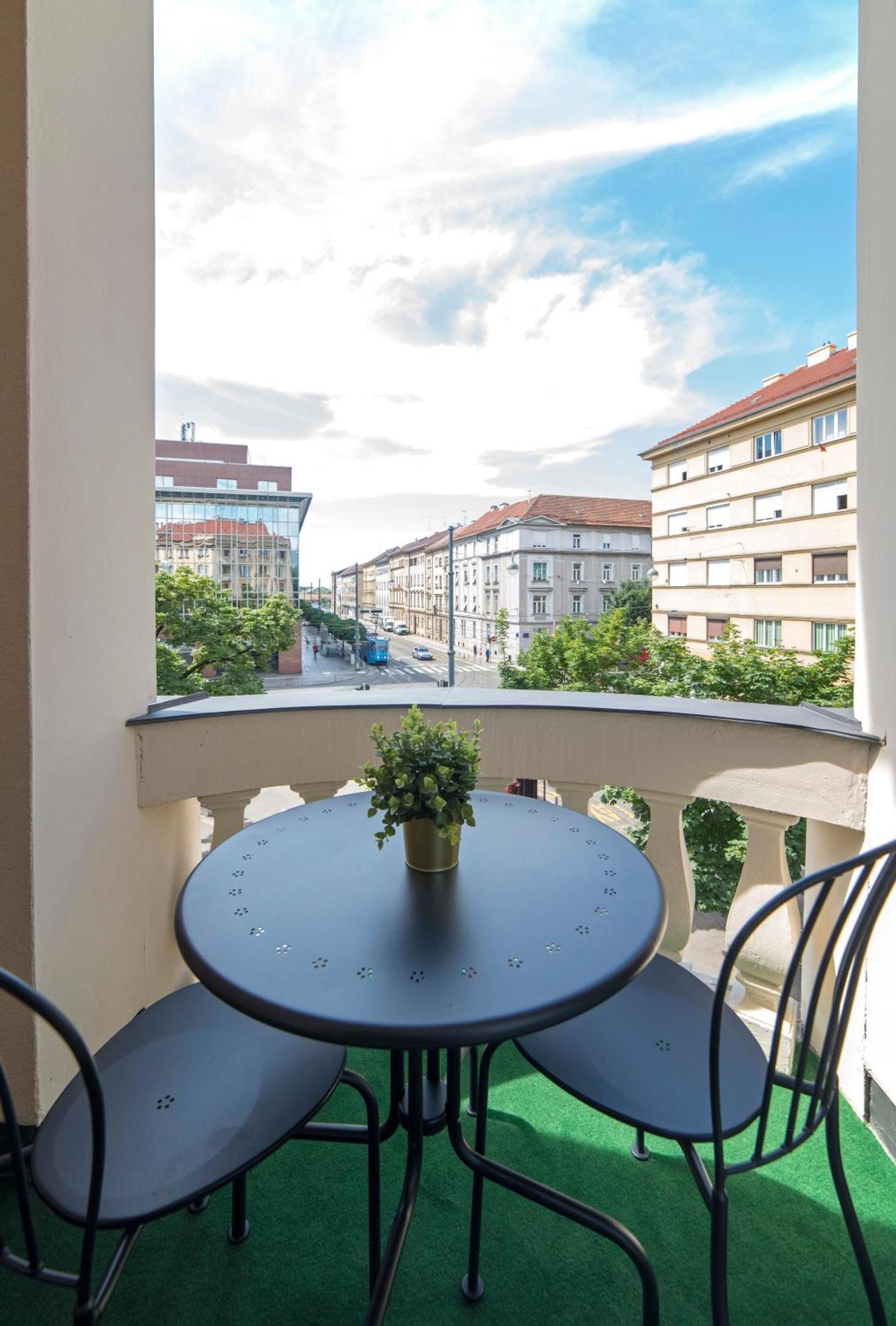 Evita Accommodation Zagreb Bagian luar foto